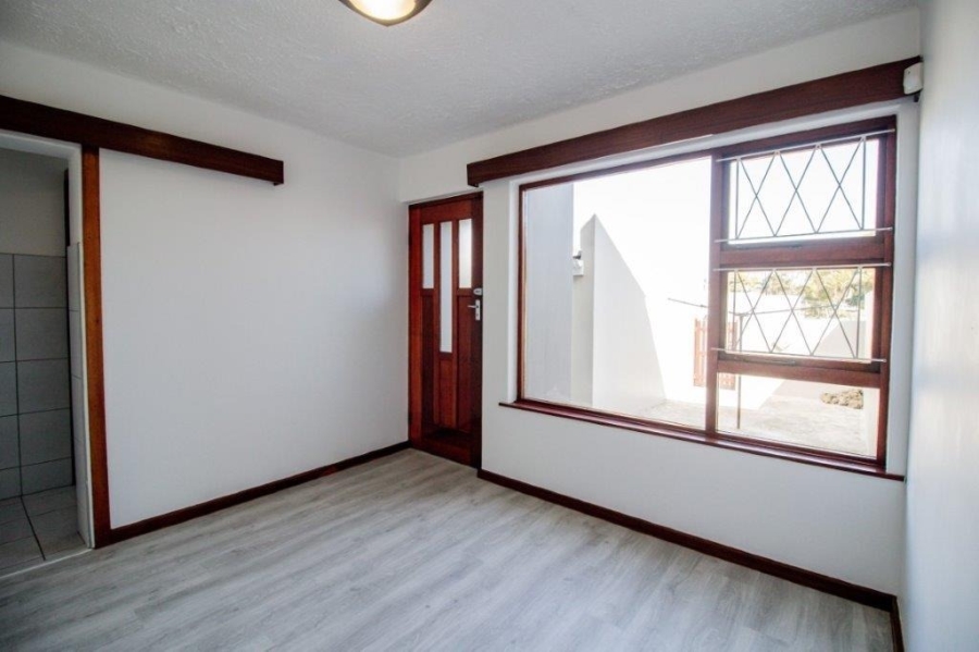 To Let 3 Bedroom Property for Rent in Beacon Bay Eastern Cape